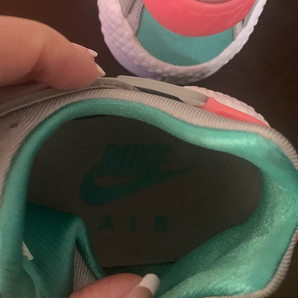 Nike Gray Athletic Shoes for Performance - Picture 5 of 7